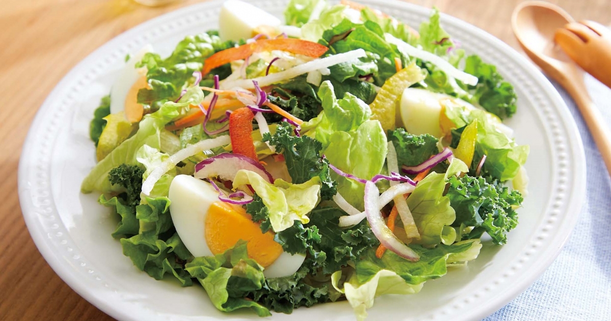 組合員が商品開発に協力 すべて国産野菜の「10品目の彩りリーフサラダ